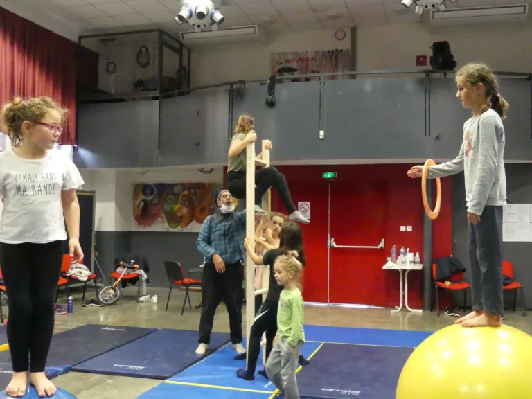  L’Isle-Jourdain : La MJC La Maisoun propose 3 demi-journées de stage de cirque du mardi 13 au jeudi 15 février