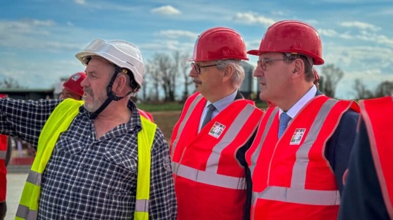 GERS : Jean-René Cazeneuve visite le chantier de la RN124 avec Jean Castex