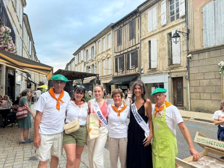 Et de 1 ! Les nuits du lundi ont fait leur retour dans la rue Nationale à Lectoure