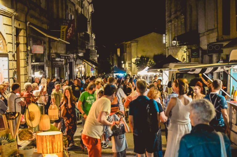 Lectoure : Fin des Nuits du lundi dans la rue Nationale