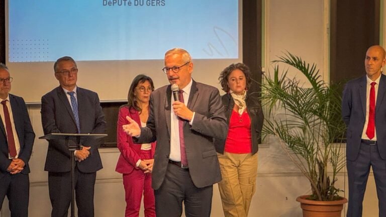 Jean-René Cazeneuve au lycée des métiers du Garros