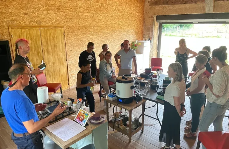 ESTANG : À la Ferme de Belon, le CBD se transforme entre vos mains