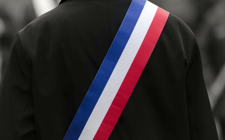 Électeurs, agents publics ou candidats : une rubrique unique dédiée aux municipales 2026, par Vie-publique.fr et Service-public.gouv.fr
