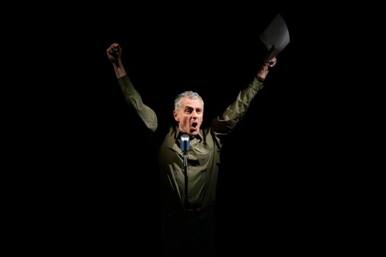 “La France, Empire” : un secret de famille national révélé sur scène